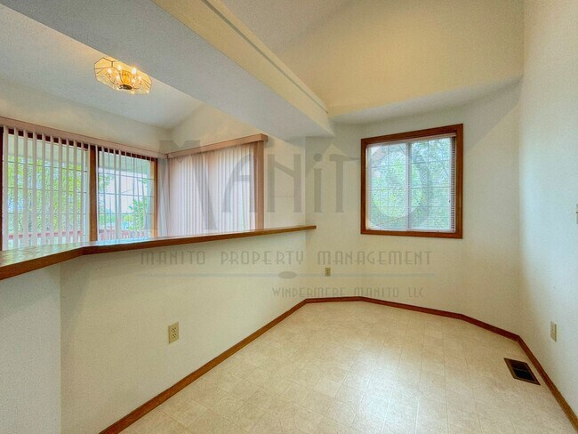 Building Photo - **COMING SOON** Sprawling Glenngrae Gated Community