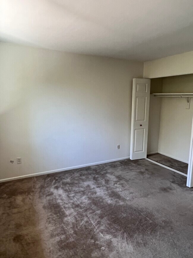 Building Photo - 28858 Conejo View Dr