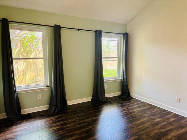 Building Photo - 2930 Bentley Ct