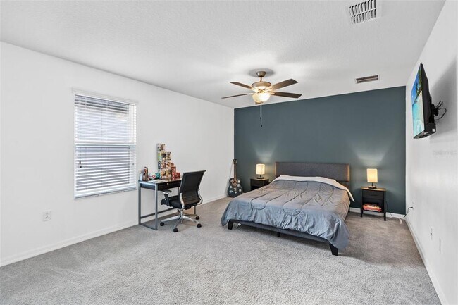 Building Photo - 33263 Sycamore Leaf Dr