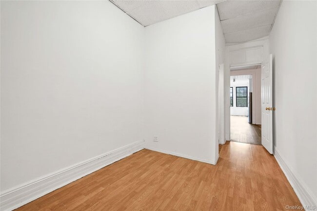 Building Photo - 71-60 69th Pl