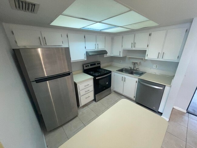 Building Photo - 4185 Oak Terrace Dr