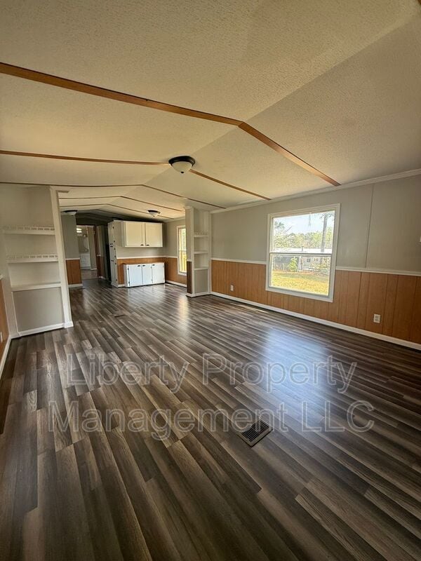 Building Photo - 21 Hillside Ln