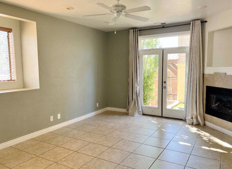 Building Photo - 1551 E Payton Way