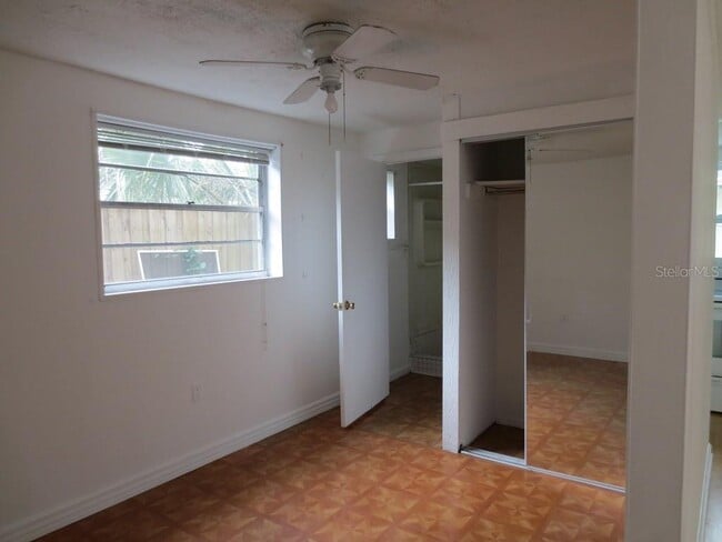 Building Photo - 6004 N Suwanee Ave