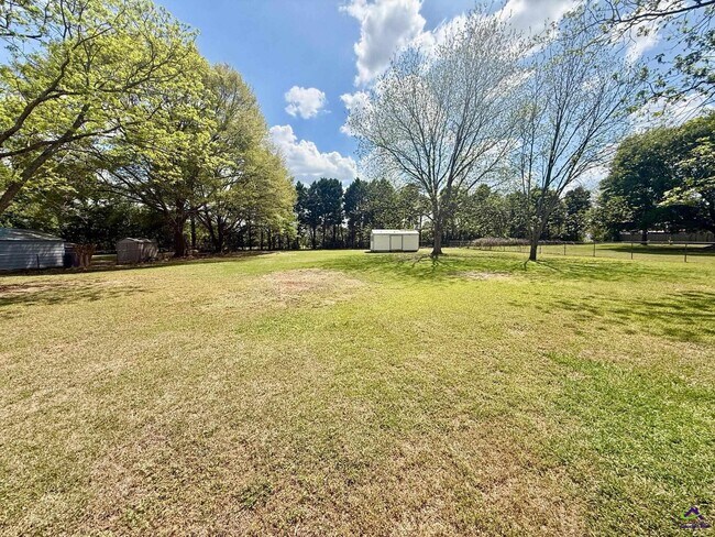 Building Photo - 104 Water Dr