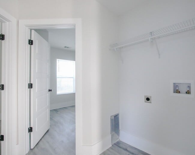 Building Photo - ?Move-In Special: $300 Off First Month if You Move by Feb 28, 2026!