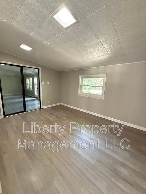 Building Photo - 475 Albemarle Dr