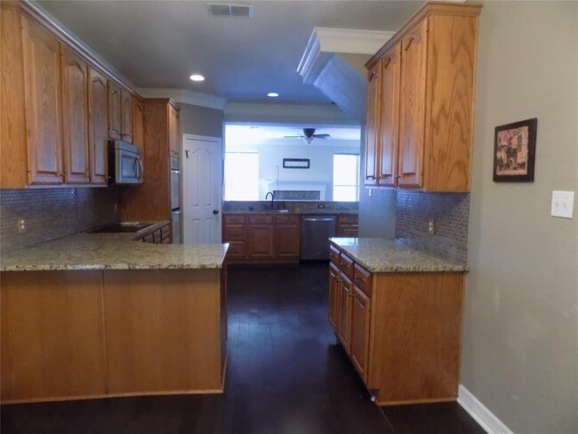 Building Photo - 30202 Oak Tree Dr