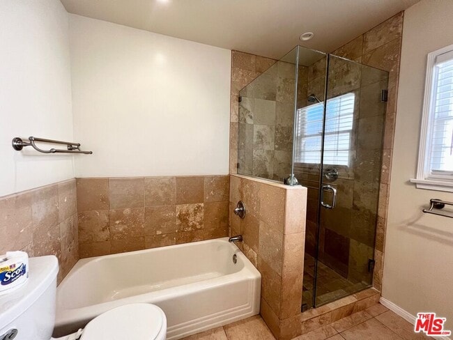 Building Photo - 5039 Inadale Ave