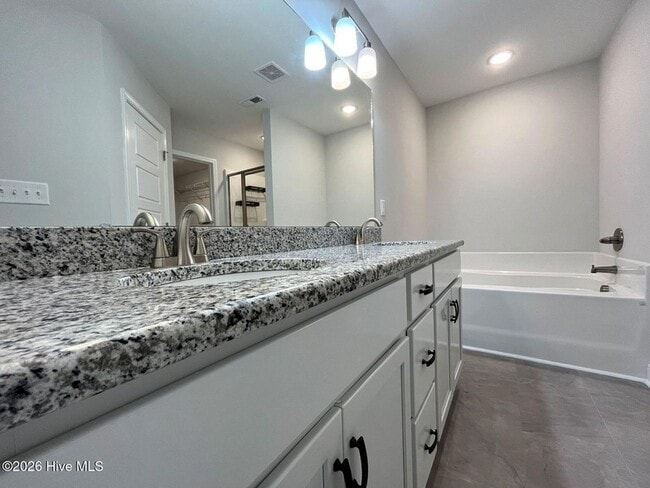 Building Photo - 143 Lonesome Glory Dr