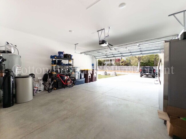 Building Photo - 1163 Dan Owen Dr