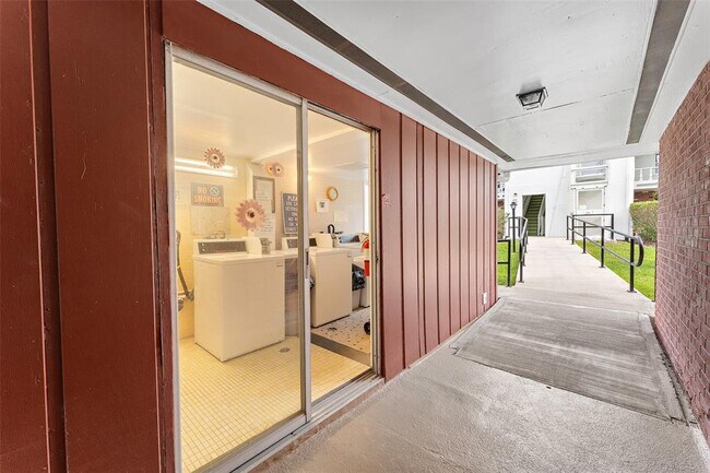 Building Photo - 4746 Azalea Dr