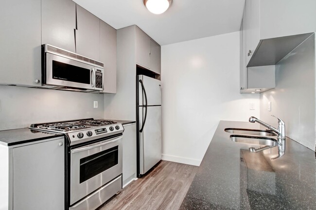 Interior Photo - 117 Pacific St. in Sant Monica - 1 block t...