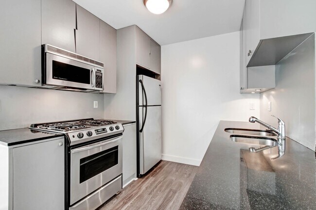 Interior Photo - 117 Pacific St. in Sant Monica - 1 block to the beach and Main St!