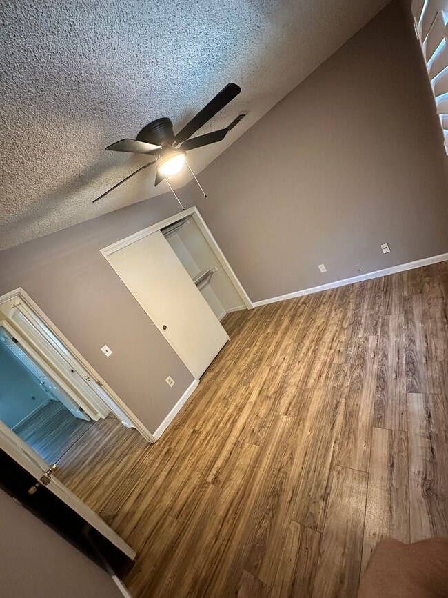 Building Photo - 1359 Dove St