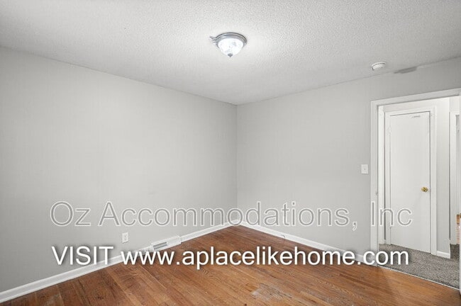 Building Photo - 1606 N 63 Pl