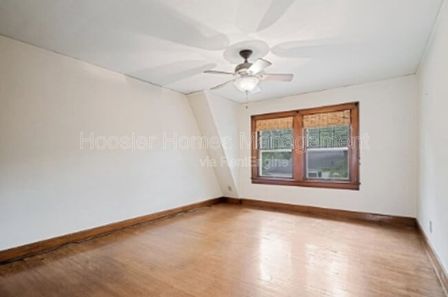 Building Photo - 4652 N Kenwood Ave