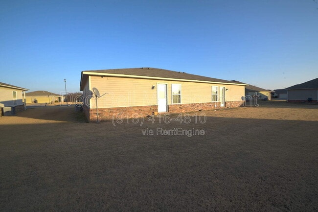 Building Photo - 5712 N 34th St