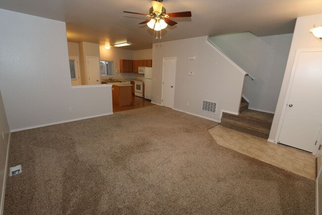 Building Photo - Great 2bd/2.5ba, 1306sf Townhouse with A/C in Fountain, CO, near Ft Carson!