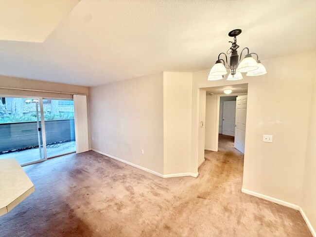 Building Photo - Cozy Two Bed/Two Bath Condo in Convenient Area of Fort Collins!