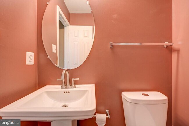 Building Photo - 4611 Kings Mill Way