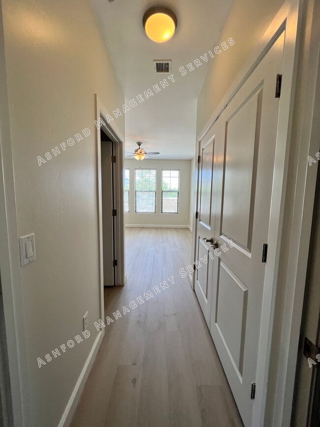 Building Photo - ***MOVE IN SPECIAL***Scottsdale Luxury 2 Bed Condo with Mountain Views - Gated Artesia - Utilitie...