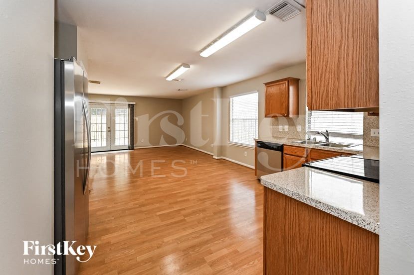 Building Photo - 7234 River Pines Dr