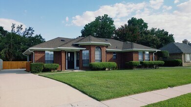 Building Photo - COMING SOON, JANUARY 10TH:  Beautifully Remodeled 3/2/2 Home, Generously updated Smart Home - For...