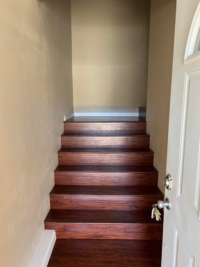 Building Photo - 1309 Airport Dr