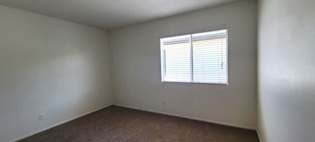 Building Photo - Single Family House - 4 Bedrooms + 2.5 Bat...