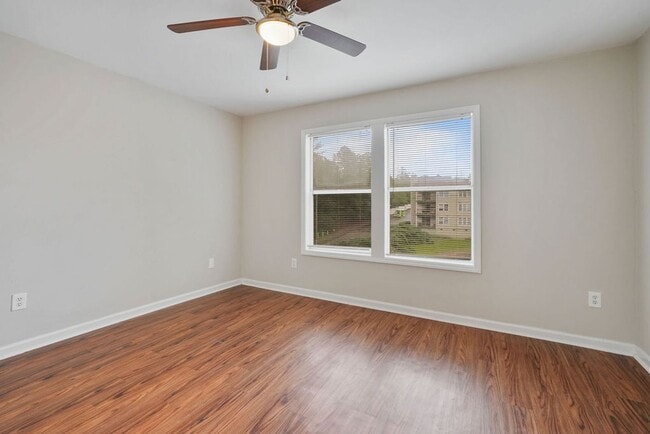Building Photo - 6804 Willowbrook Dr