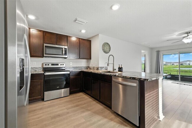 Building Photo - 3903 Silver Strand Trl