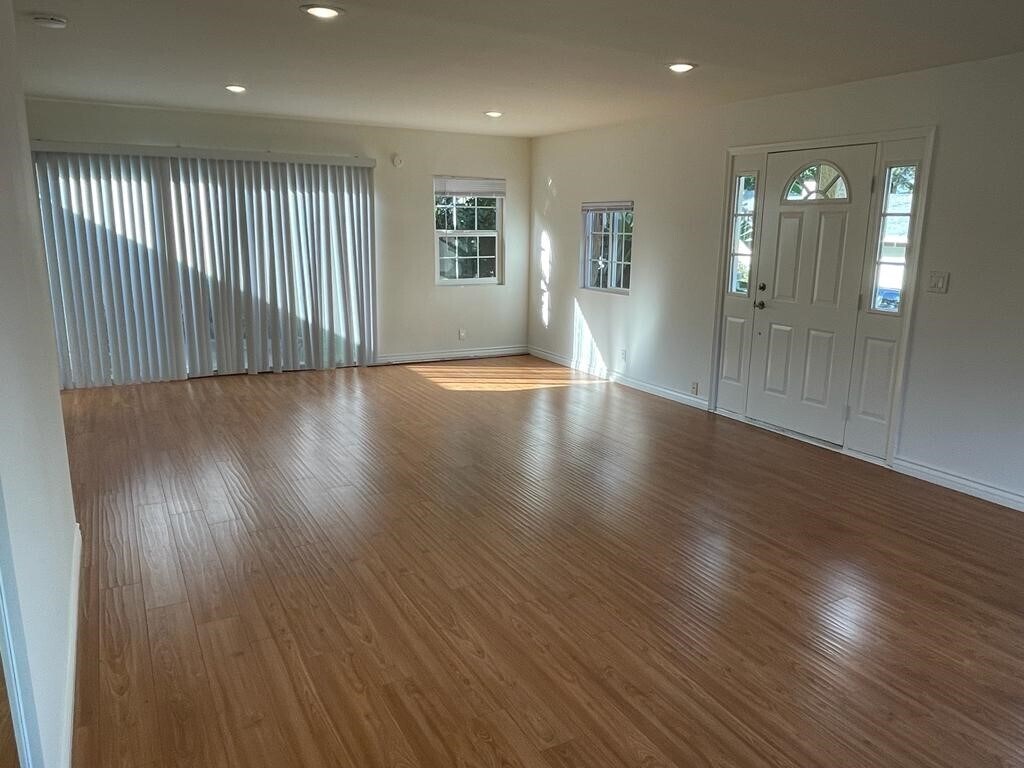 Building Photo - 21122 Avenue San Luis