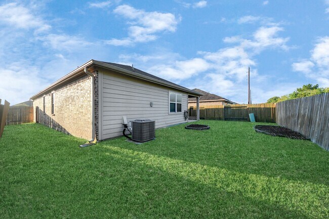 Building Photo - 9526 Opal Gates Dr