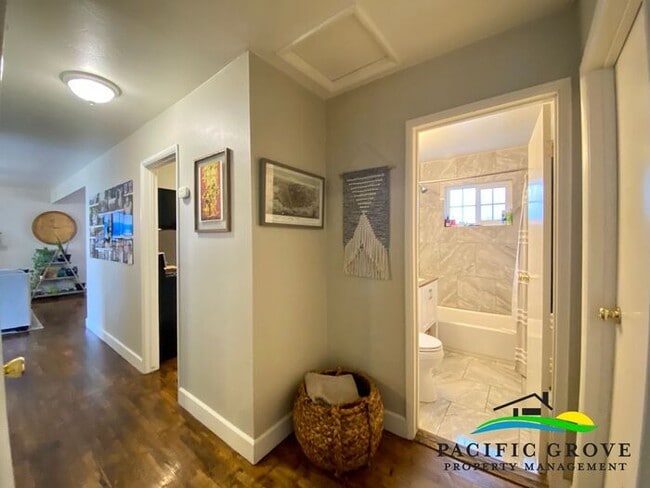 Building Photo - Updated Three Bedroom