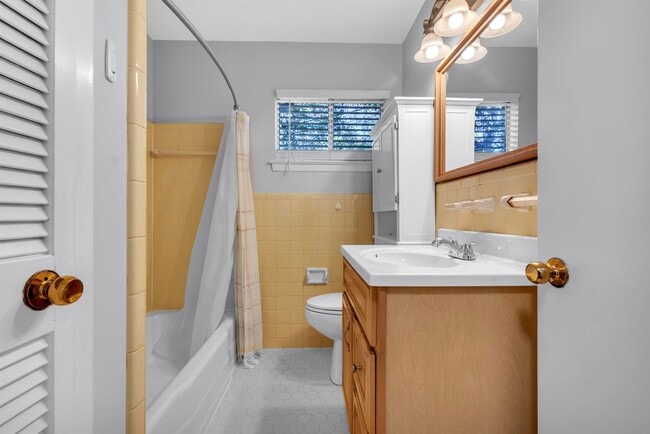 Building Photo - 1130 Wheaton St