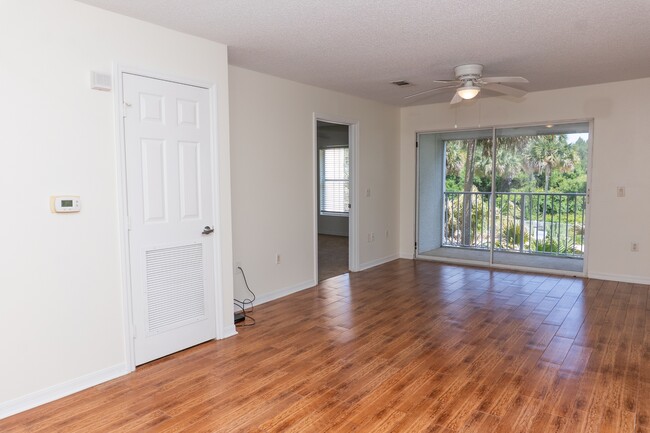 Building Photo - 4270 Calinda Ln