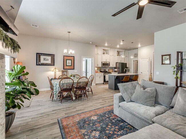 Building Photo - 9209 Anaum Ln