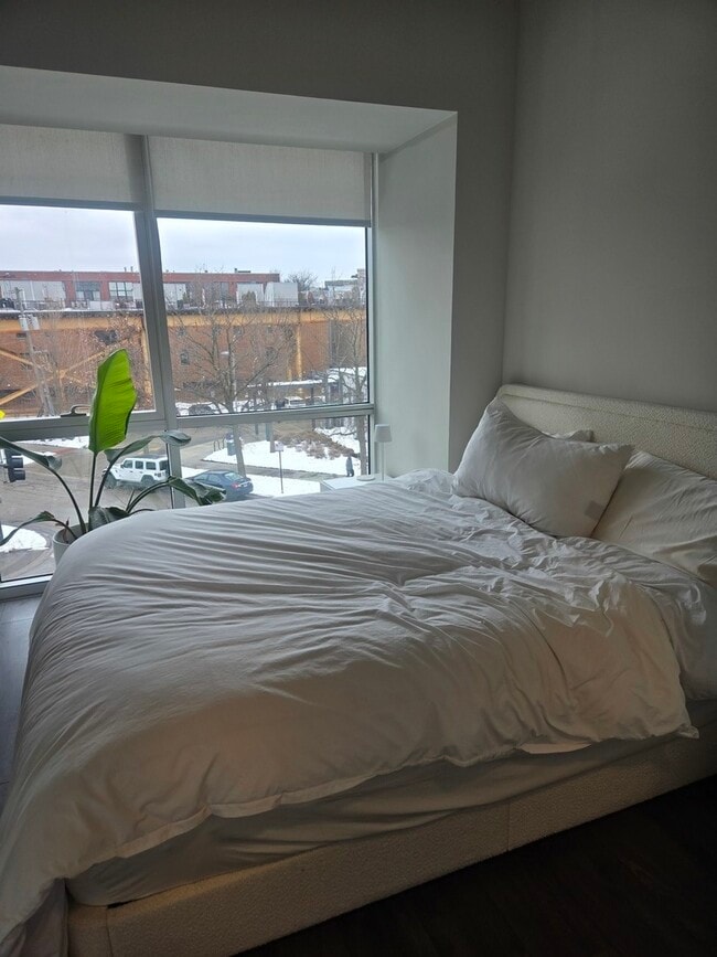 Building Photo - 1743 N Leavitt St