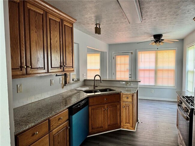 Building Photo - 3510 Palmer Lake Pointe