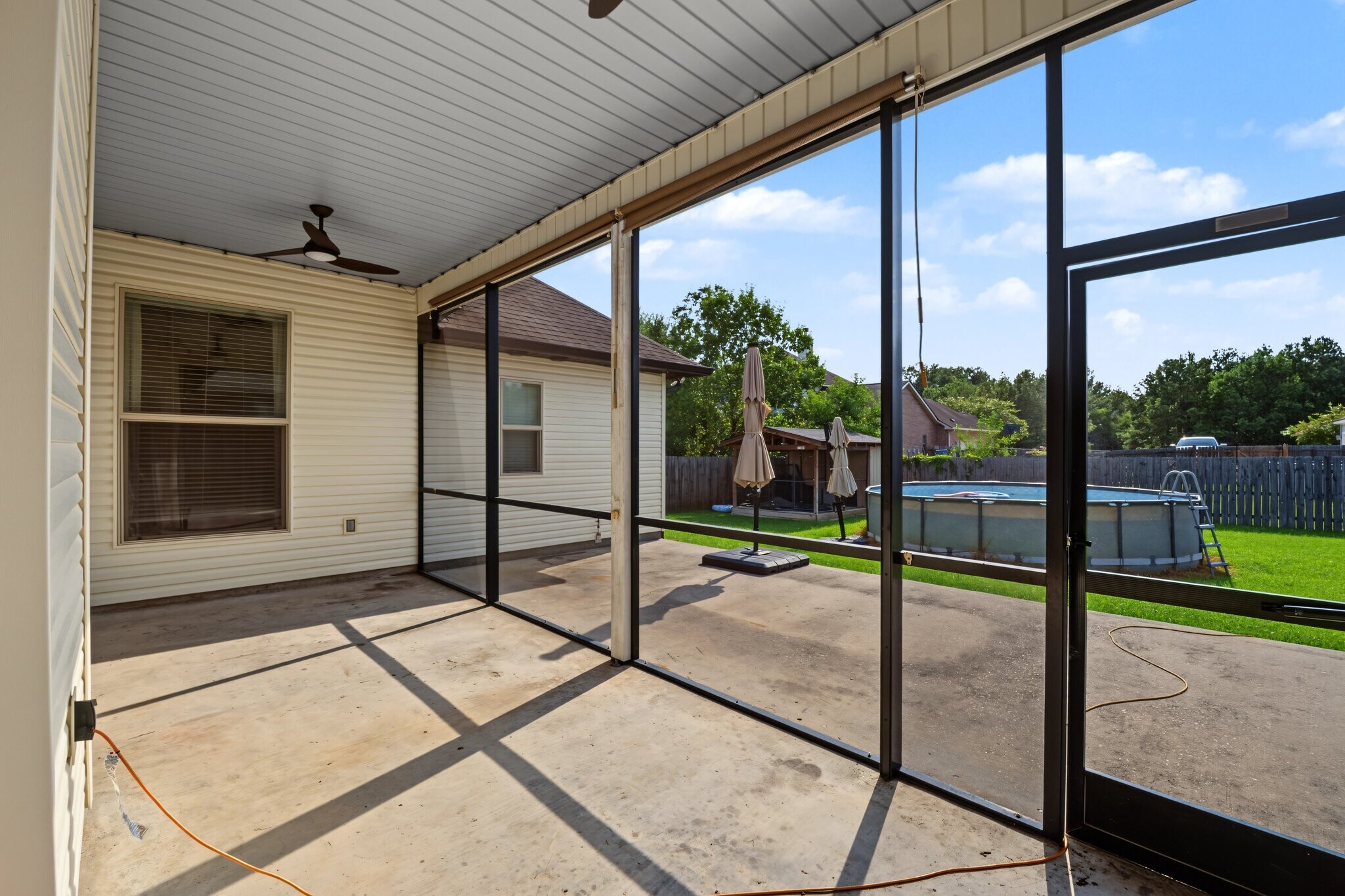 Building Photo - 404 Golden Leaf Ct