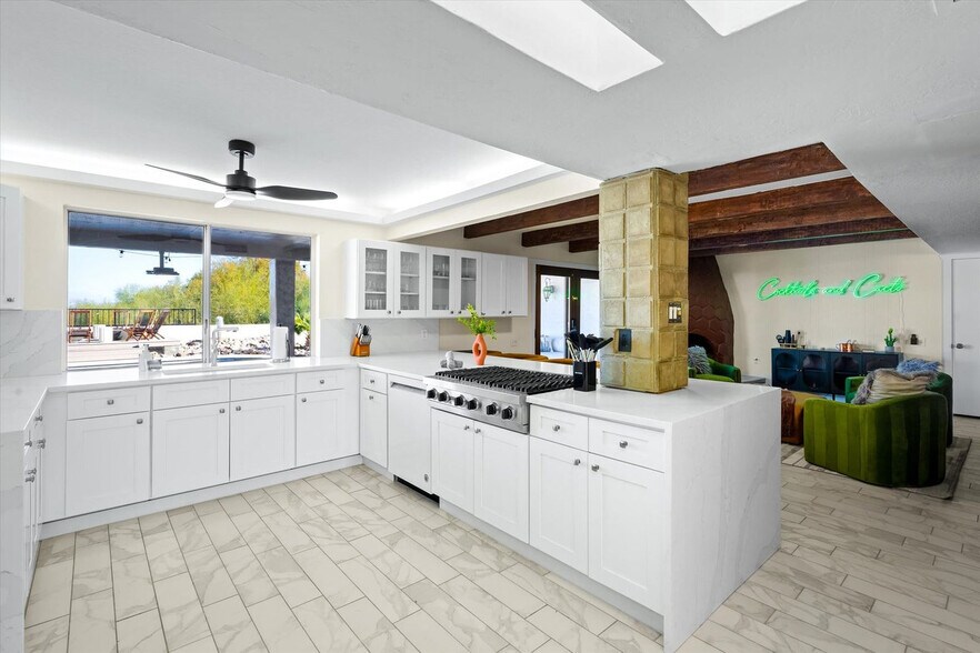 Building Photo - 8621 N Starling Ln