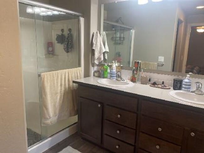 Building Photo - Introducing a charming rental home in East...