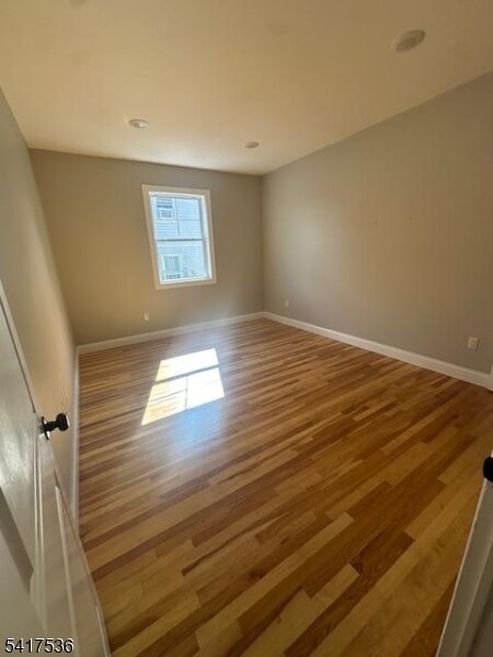 Building Photo - 474 10th Ave