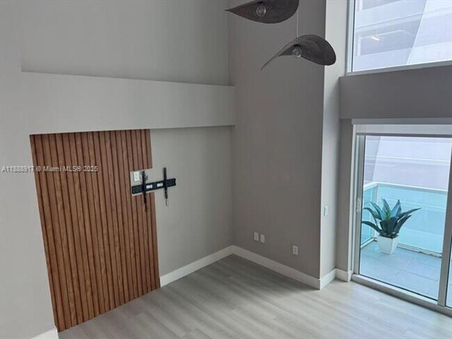 Building Photo - 41 SE 5th St