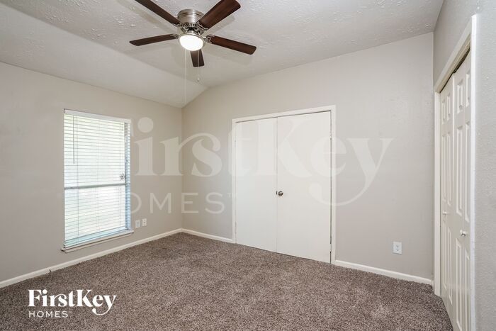 Building Photo - 16950 Nicole Ln