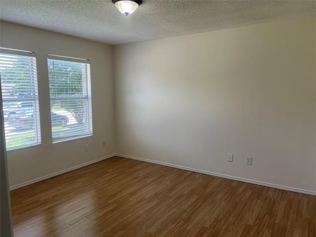 Building Photo - 2329 Live Oak Dr