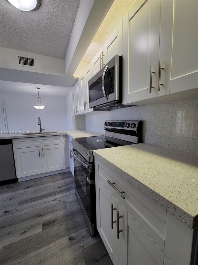 Building Photo - 8600 SW 212th St