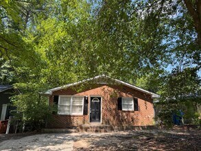 Building Photo - Home near Tobacco Trail in Durham!